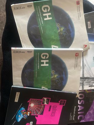 varios todos los libros de 4 de la eso
