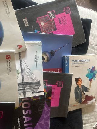 varios todos los libros de 4 de la eso
