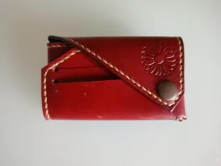 Tarjetero Monedero cuero natural con flor troquel