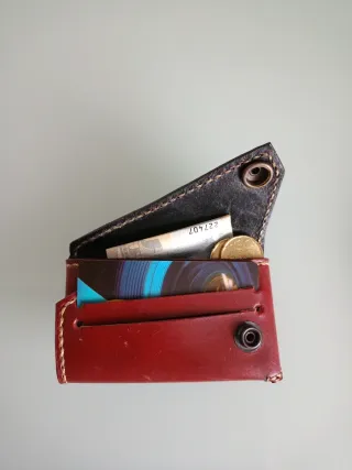 Tarjetero Monedero cuero natural con flor troquel