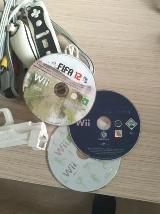 Consola Wii + Accesorios y Juegos