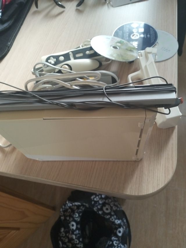 Consola Wii + Accesorios y Juegos
