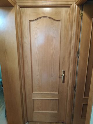Puertas de madera con y sin cristal