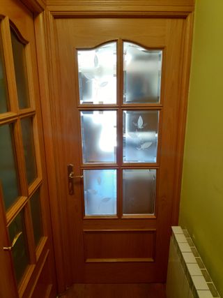 Puertas de madera con y sin cristal