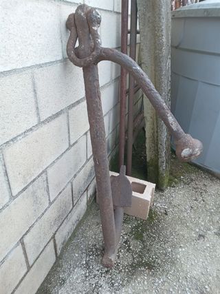 Ancla antigua partida