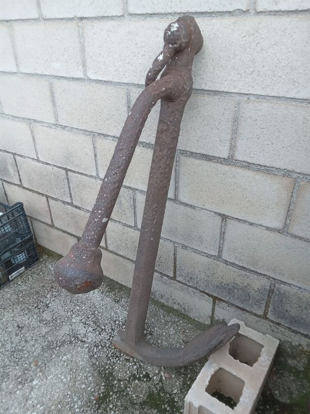 Ancla antigua partida