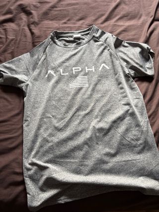 Camiseta Alpha Gris con Bandera USA
