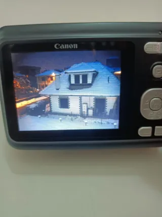 Canon Powershot A480 10.0MP Con SD 4 GB funziona 