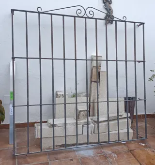 Reja de hierro macizo