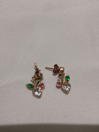 Pendientes oro con piedras verdes y blancas