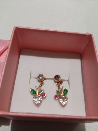 Pendientes oro con piedras verdes y blancas