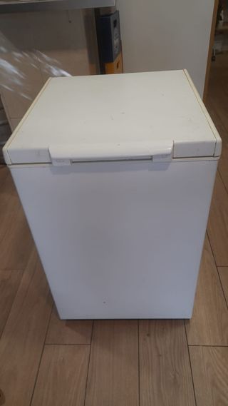 MOBILIARIO Y MAQUINARIA DE BAR