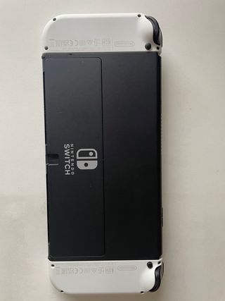 Nintendo Switch OLED bianco e nero
