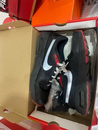 Zapatillas Nike Air Max Negras y Rojas