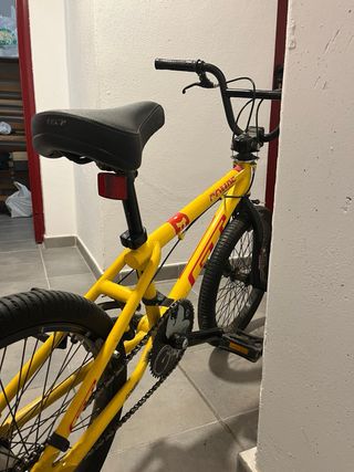 Bicicleta BMX GT COMPE Amarilla