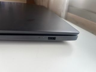 Portátil ASUS V16 Intel Core Negro