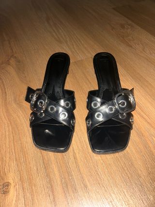 Sandalias negras con hebillas Talla 38