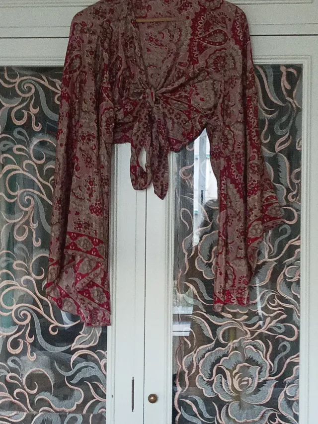 Blusa de seda  Crop Top Manga Volada Estampada