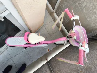 Se vende bicicleta niña rod 16 rosa + ruedines.
