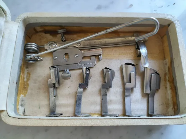 Lote prensatelas Singer antiguos