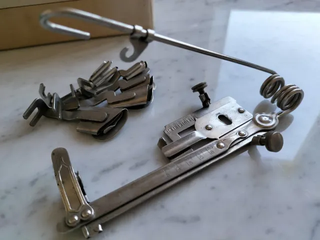 Lote prensatelas Singer antiguos