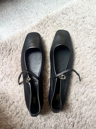 Bailarinas Zara negras punta cuadrada con hebilla