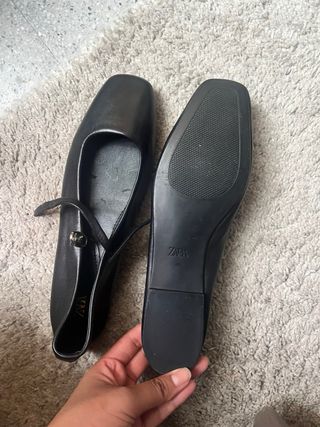 Bailarinas Zara negras punta cuadrada con hebilla