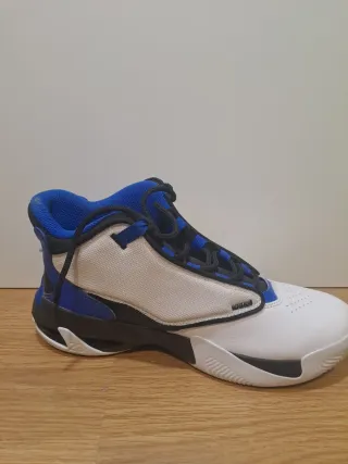 Jordan Flight Azul y Blanca Talla 38 Niño