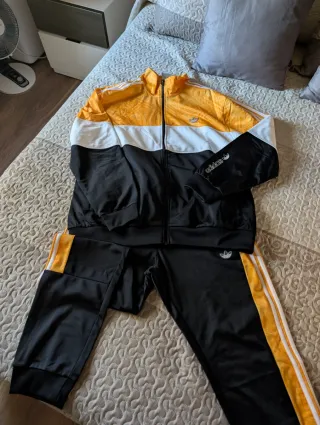 Chándal Adidas Negro y Amarillo
