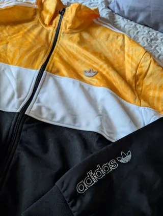 Chándal Adidas Negro y Amarillo