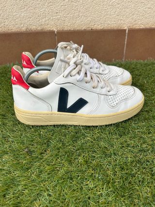 Zapatillas Veja Blancas y Rojas