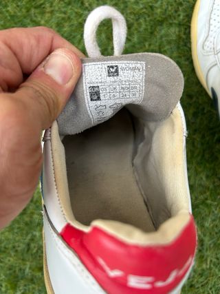 Zapatillas Veja Blancas y Rojas