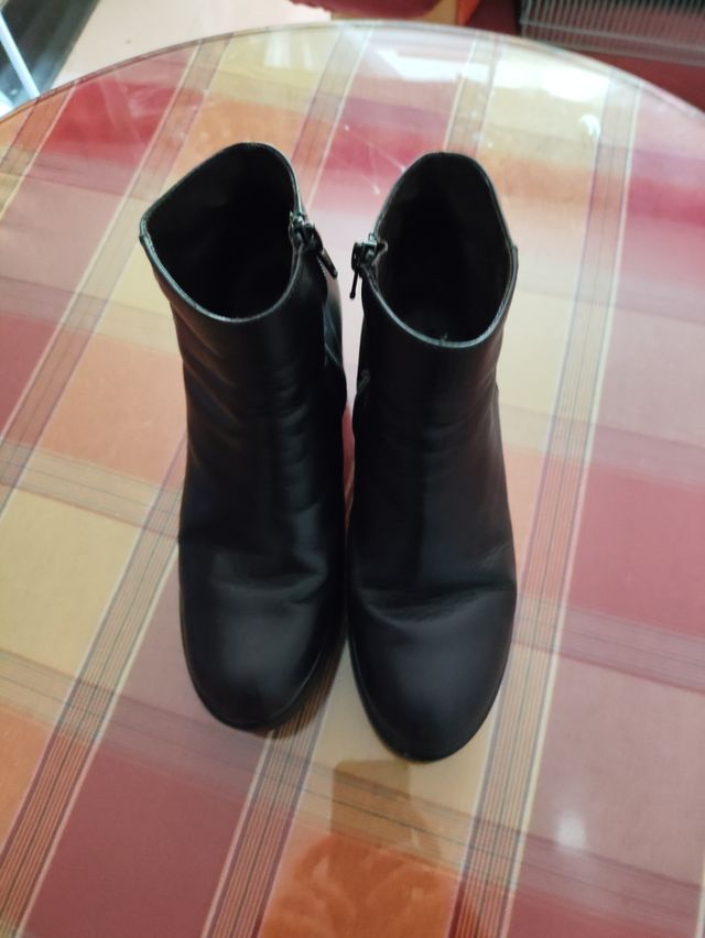 Botines piel negros talla 37