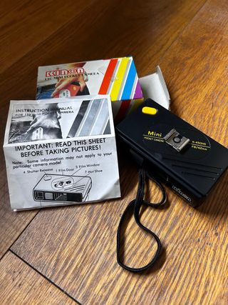 Kinon 110 Mini Pocket Camera vintage anni '70
