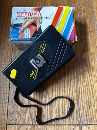 Kinon 110 Mini Pocket Camera vintage anni '70