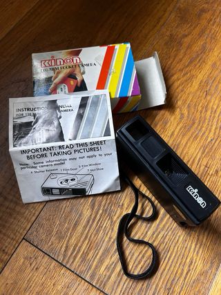 Kinon 110 Mini Pocket Camera vintage anni '70