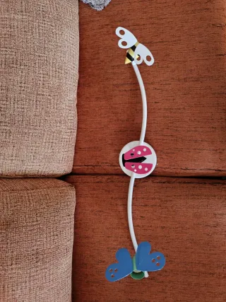 Lámpara infantil con abejita, mariquita y mariposa