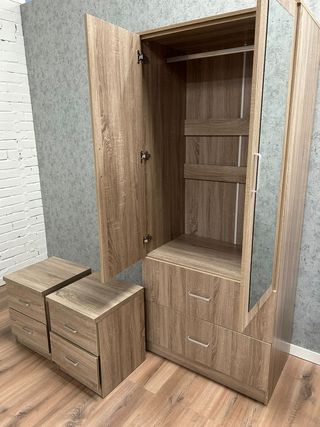 Armario 2 Puertas + 2 Mesitas Noche - Madera