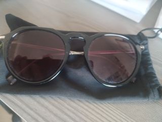 Gafas Hawkers Negras y Rojas