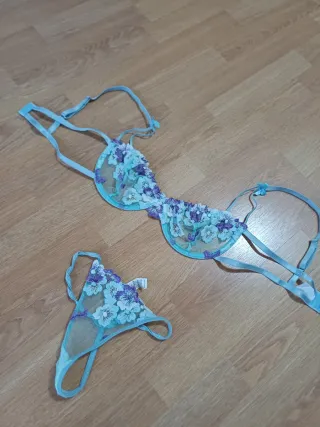 Conjunto lencería azul y morado