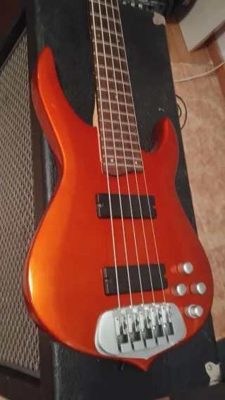 Bajo Traben 5 cuerdas
