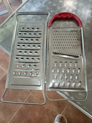 Rallador de cocina metálico