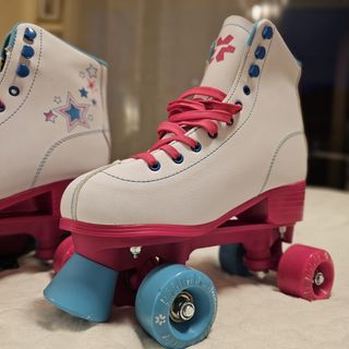 Patines blancos con ruedas rosas y azules talla 37