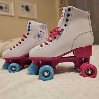 Patines blancos con ruedas rosas y azules talla 37