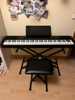 Piano Casio CDP-130 con soporte, cascos y pedal