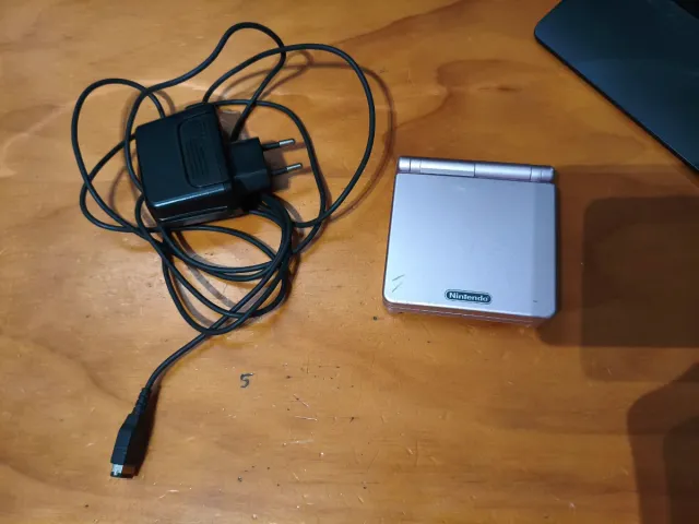 Nintendo Game Boy Advance SP Rosa/Plata