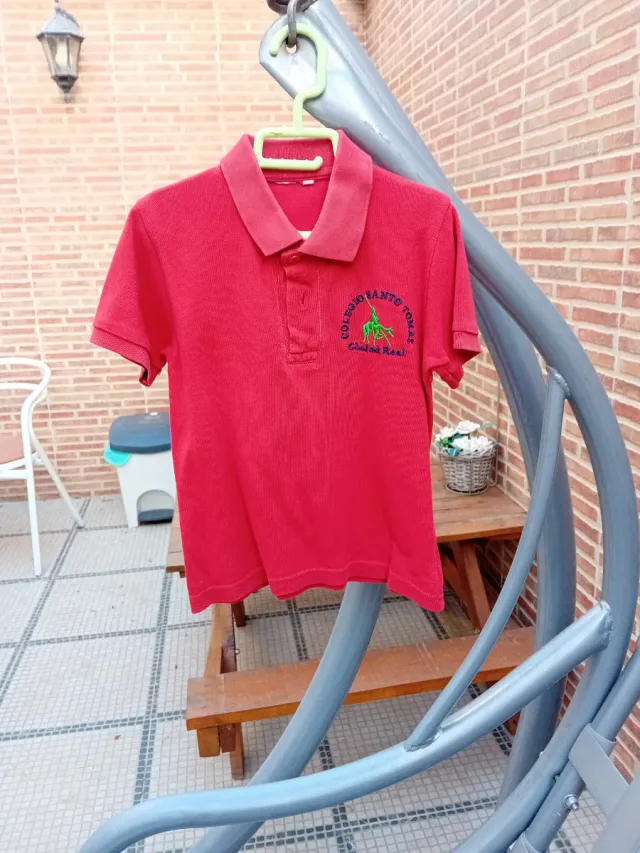Polo rojo Uniforme Colegio Santo Tomás