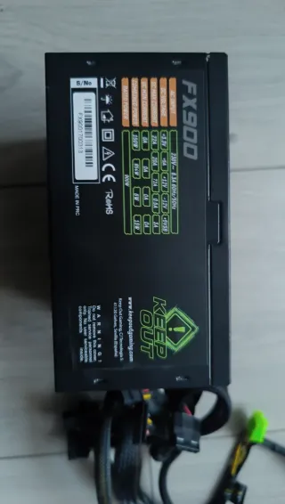Fuente de Alimentación 900W KEEP OUT