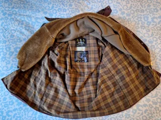 Chaqueta Barbour Beaufort Granate Forro extraible.