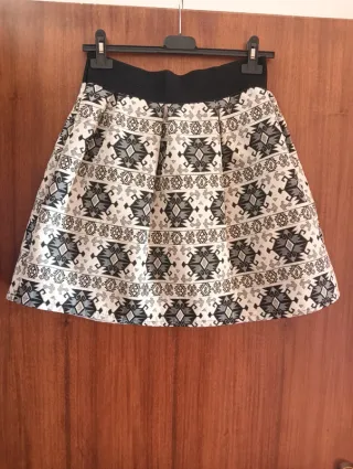 Minigonna svasata fantasia etnica. Taglia S/M.